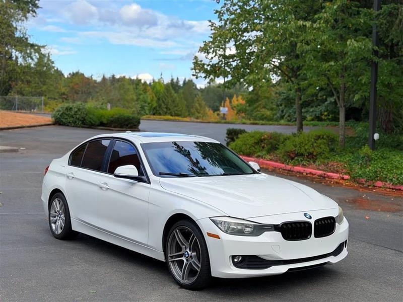 BMW 3-Series 320i Sedan 2014
