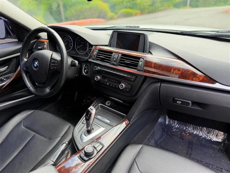 BMW 3-Series 320i Sedan 2014
