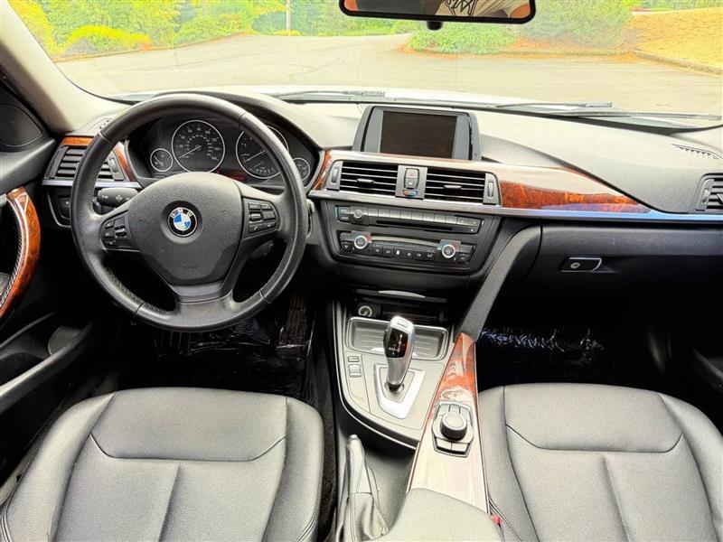BMW 3-Series 320i Sedan 2014