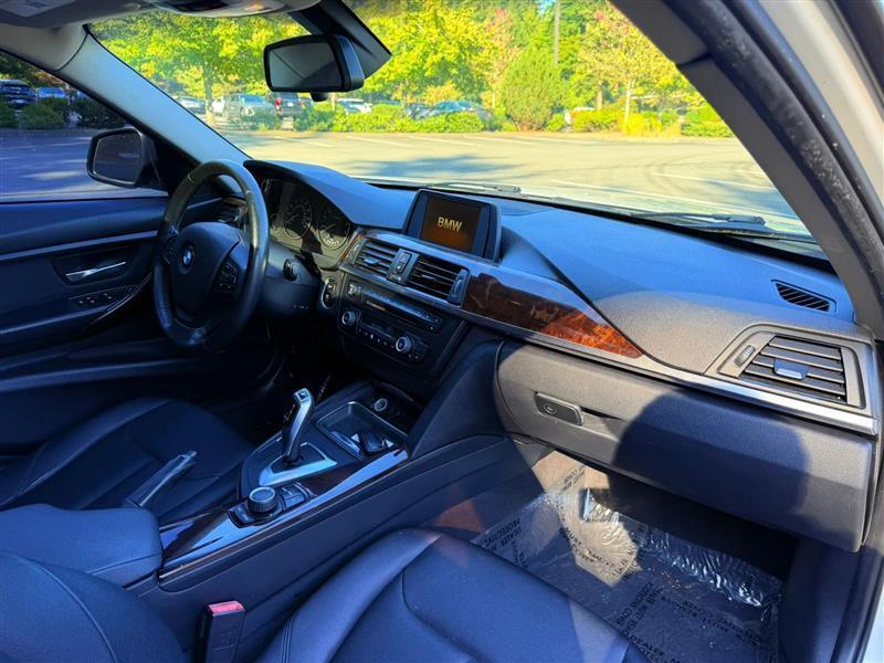 BMW 3-Series 320i Sedan 2014