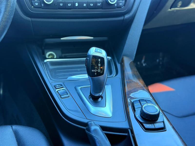 BMW 3-Series 320i Sedan 2014