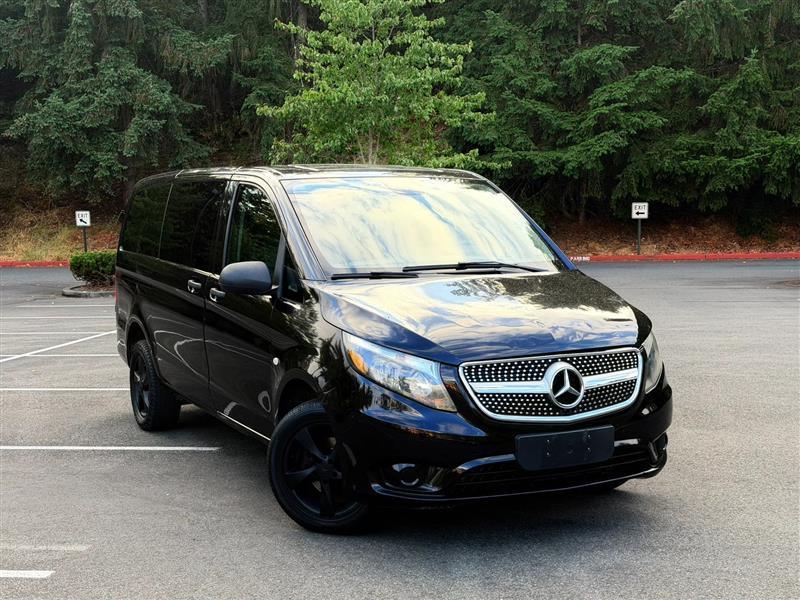 Mercedes-Benz Metris Passenger Van 2017