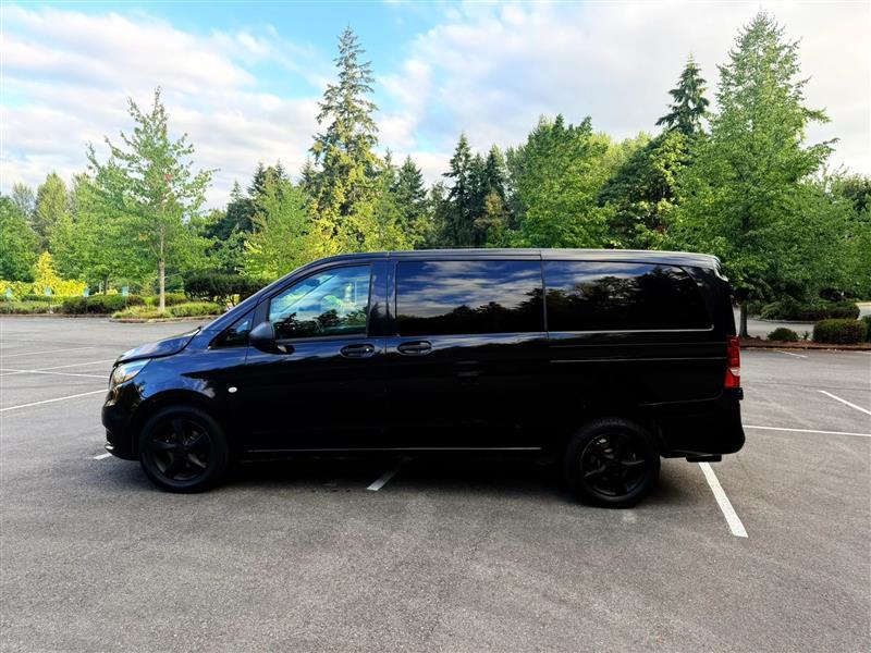 Mercedes-Benz Metris Passenger Van 2017