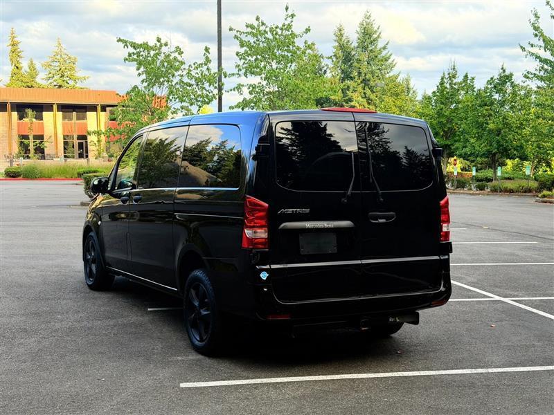 Mercedes-Benz Metris Passenger Van 2017