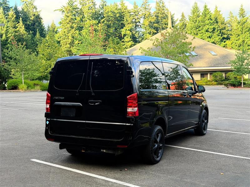 Mercedes-Benz Metris Passenger Van 2017