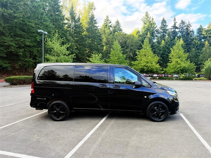 Mercedes-Benz Metris Passenger Van 2017