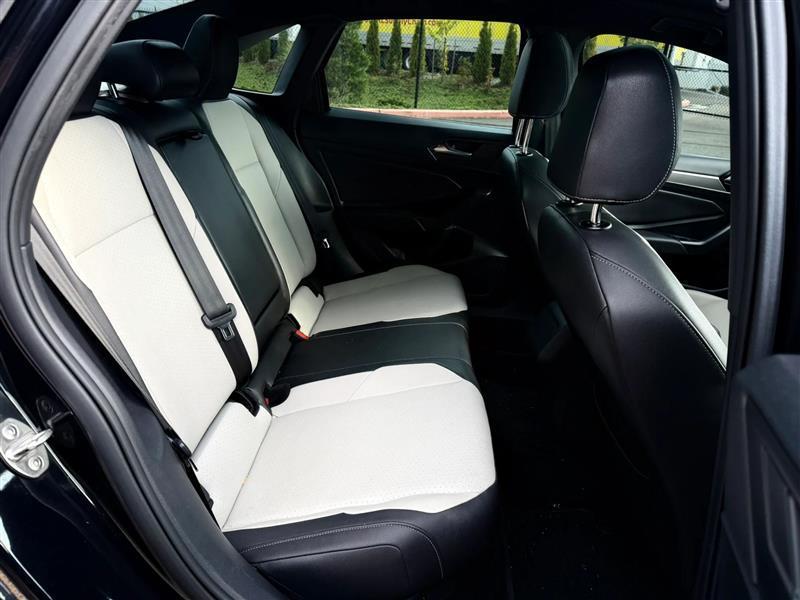 Volkswagen Jetta 1.4T R-Line 8A 2019