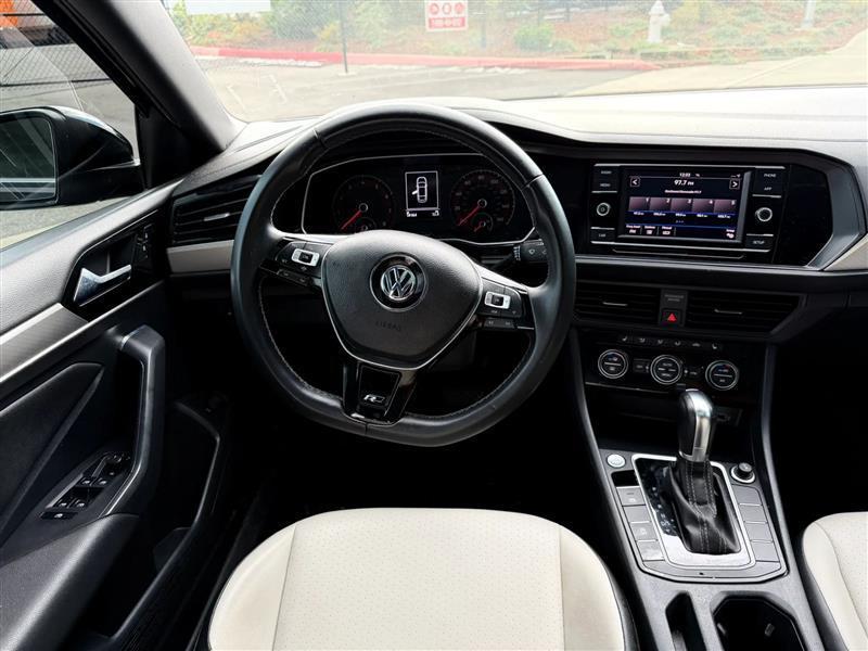 Volkswagen Jetta 1.4T R-Line 8A 2019