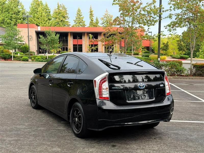 Toyota Prius Prius V 2012