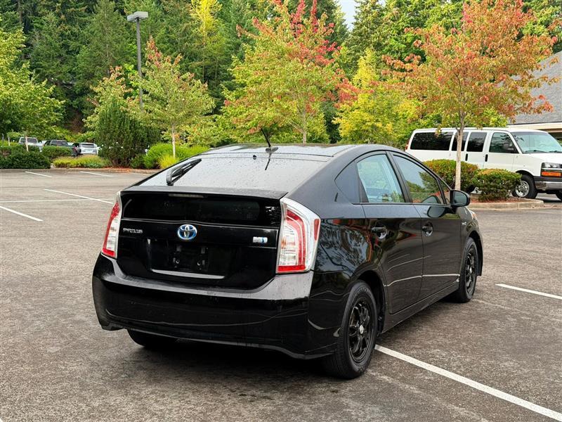 Toyota Prius Prius V 2012