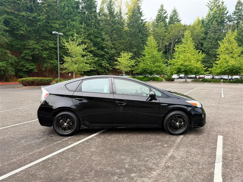 Toyota Prius Prius V 2012