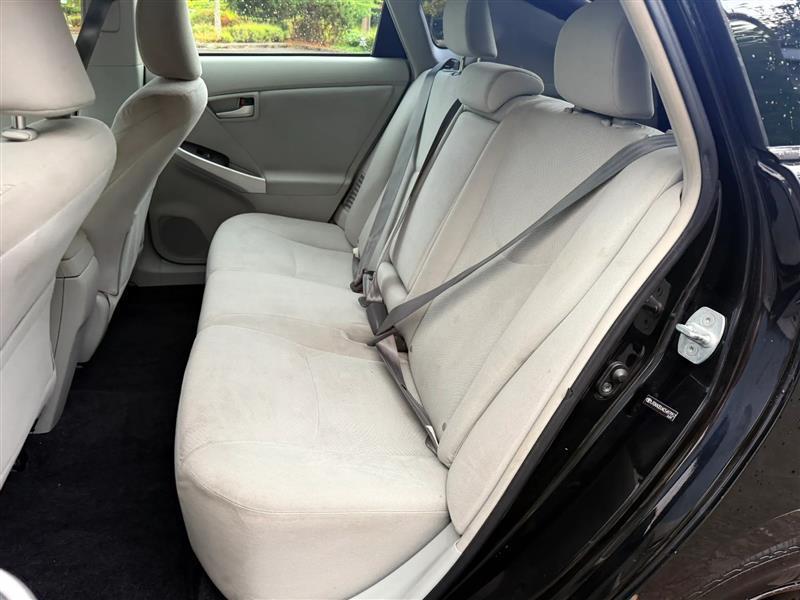 Toyota Prius Prius V 2012