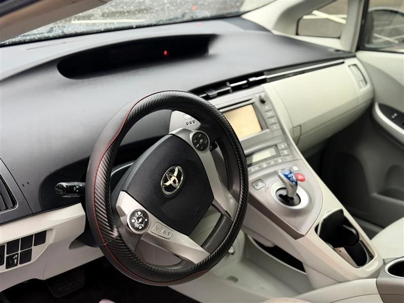 Toyota Prius Prius V 2012