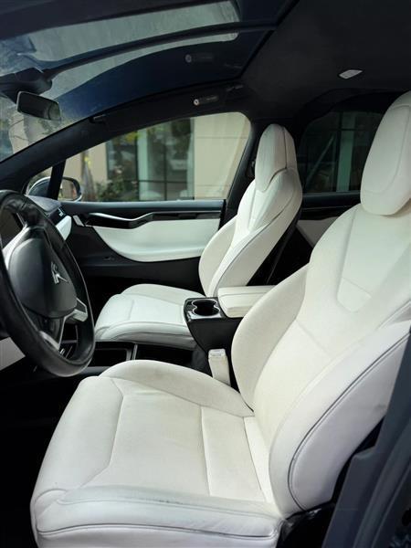 Tesla Model X 90D 2016