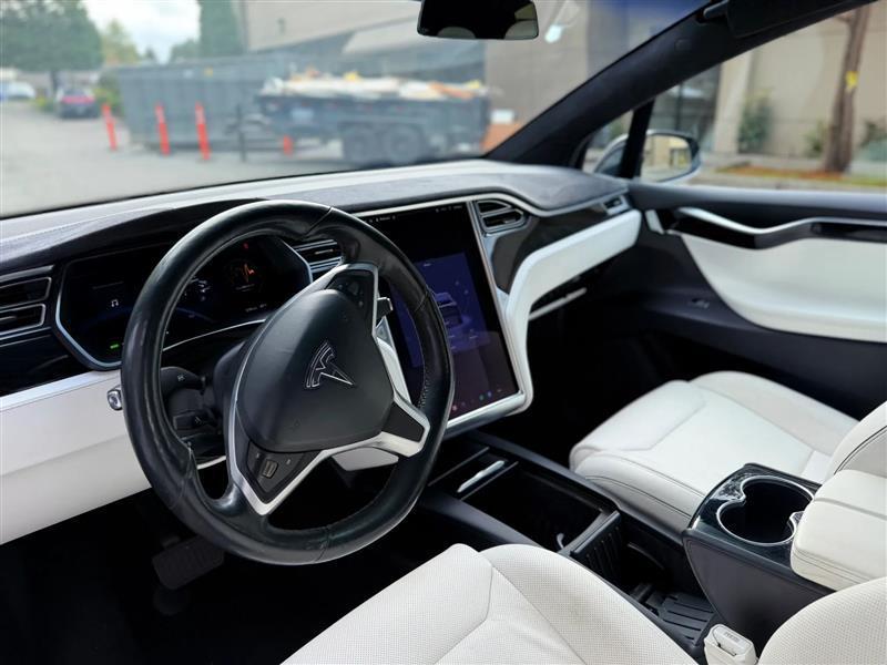 Tesla Model X 90D 2016