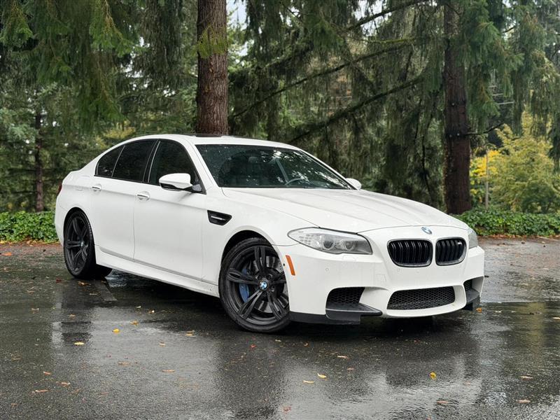 BMW M5 Sedan 2013