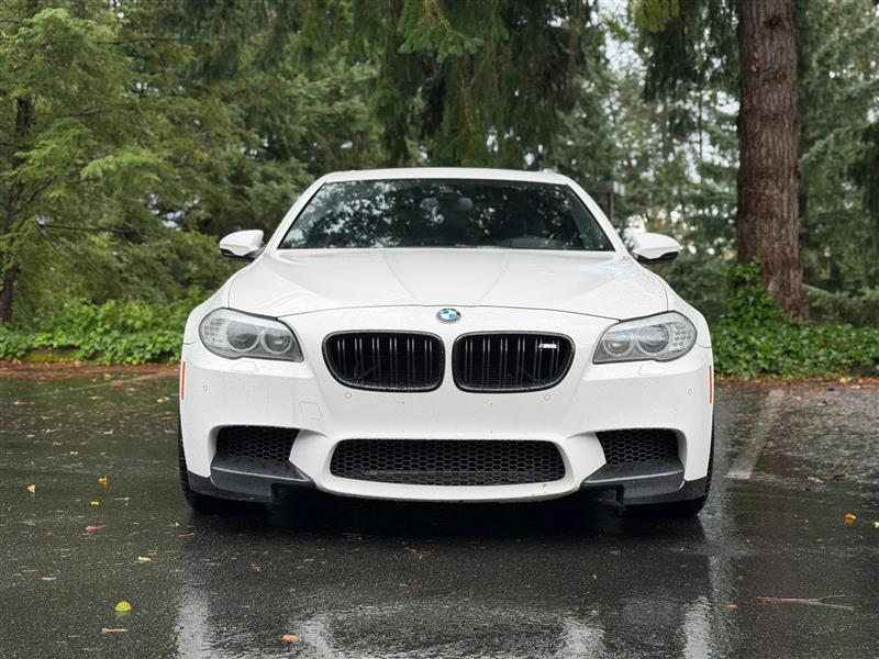BMW M5 Sedan 2013