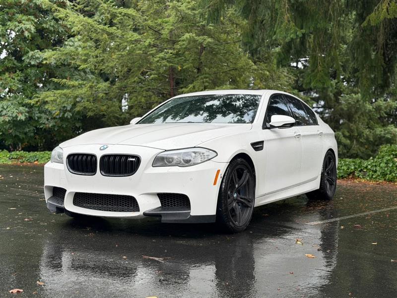 BMW M5 Sedan 2013