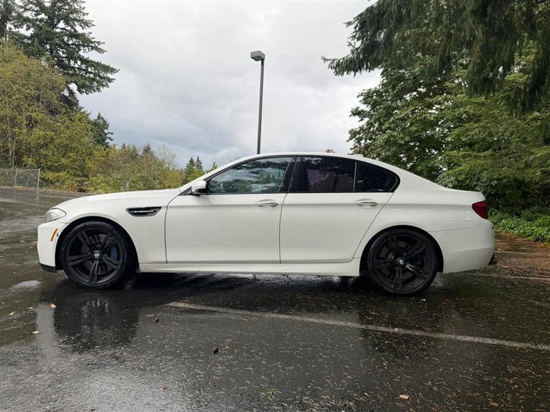 BMW M5 Sedan 2013