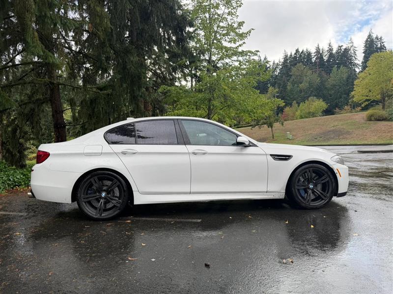 BMW M5 Sedan 2013