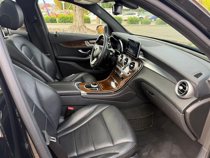 Mercedes-Benz GLC-Class GLC300 4MATIC 2017