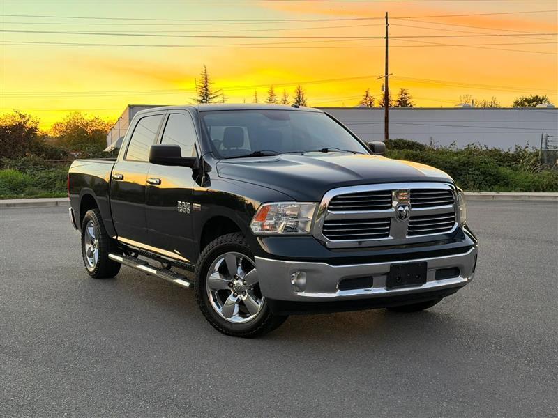 RAM 1500 SLT Crew Cab SWB 4WD 2015