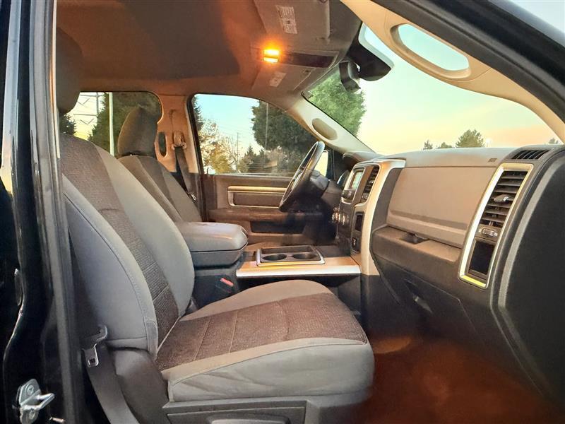 RAM 1500 SLT Crew Cab SWB 4WD 2015
