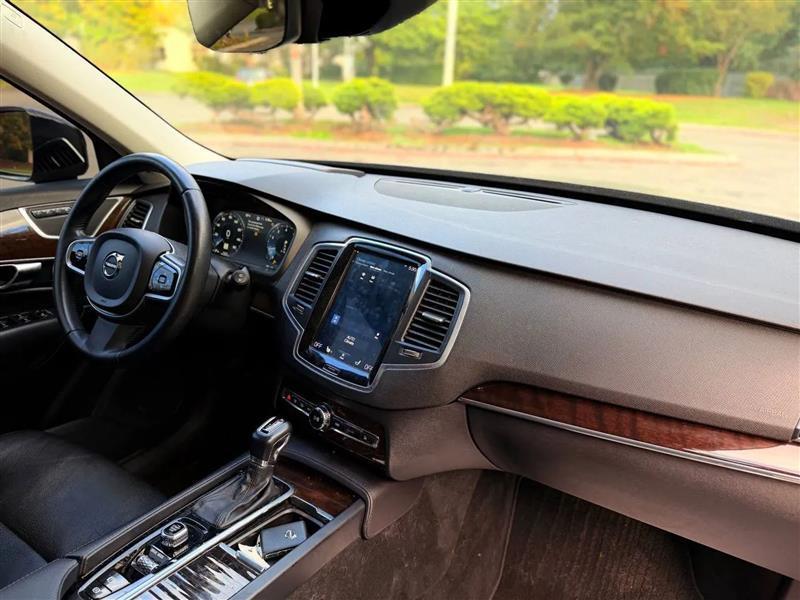 Volvo XC90 T6 Momentum AWD 2019