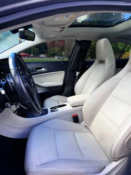 Mercedes-Benz GLA-Class GLA250 4MATIC 2015
