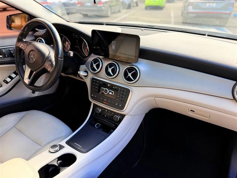 Mercedes-Benz GLA-Class GLA250 4MATIC 2015