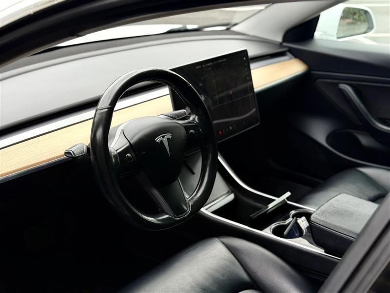 Tesla Model 3 Base 2018