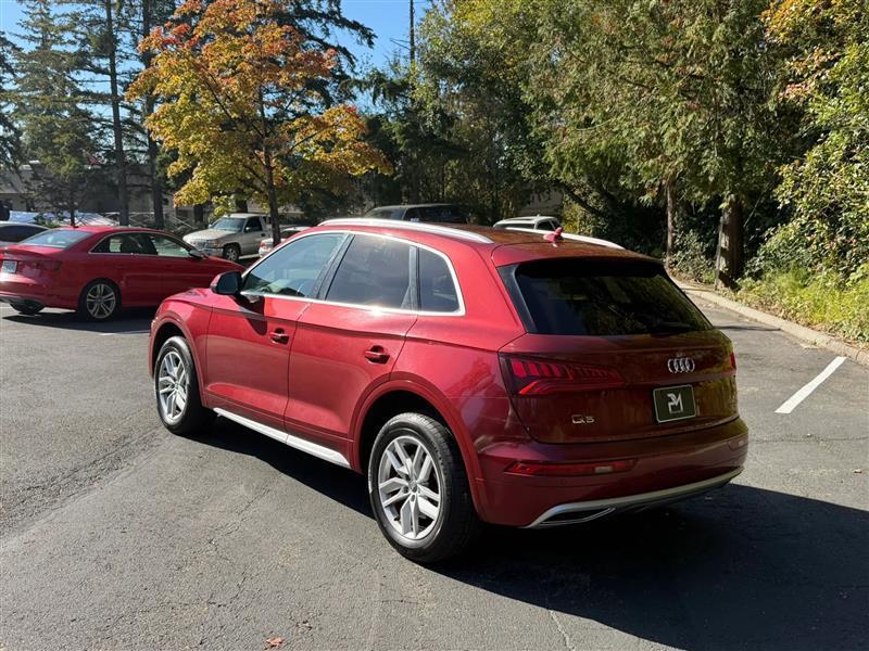 Audi Q5 2.0T Premium quattro 2020