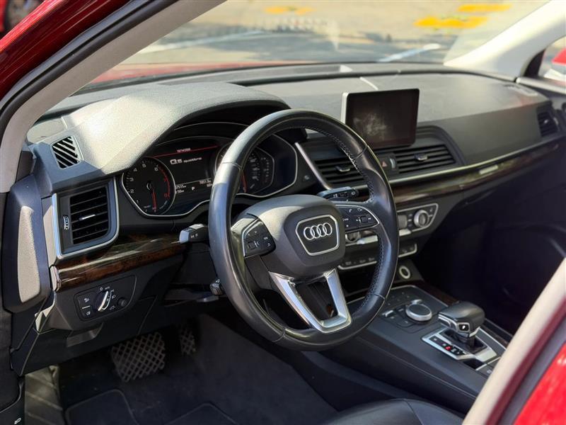 Audi Q5 2.0T Premium quattro 2020
