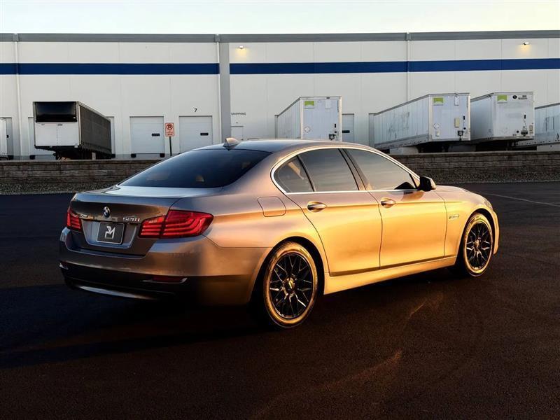 BMW 5-Series 528i xDrive 2016