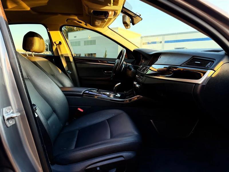 BMW 5-Series 528i xDrive 2016