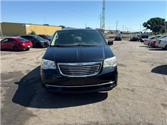 2014 Chrysler Town & Country 