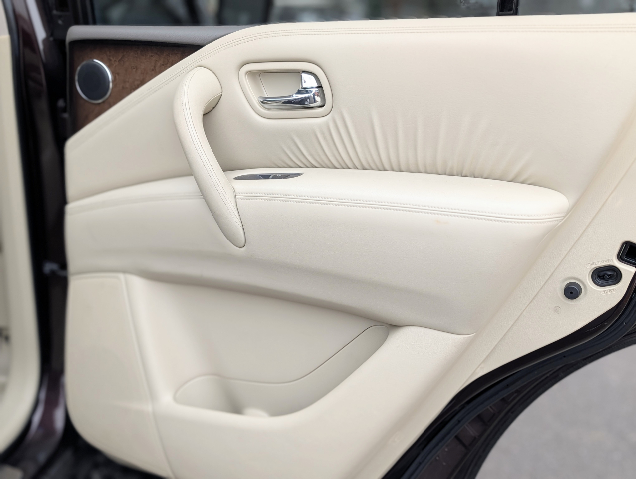 Infiniti QX80 4WD 2014