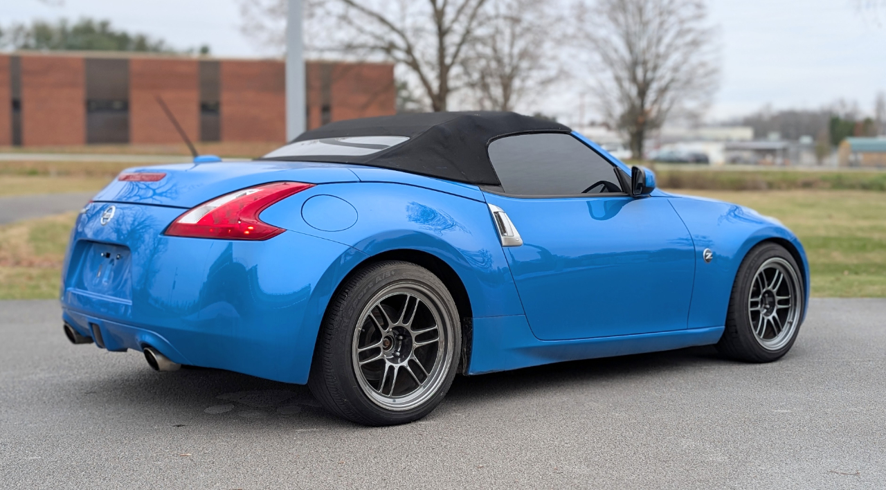 Nissan Z 370Z Touring Roadster 2012