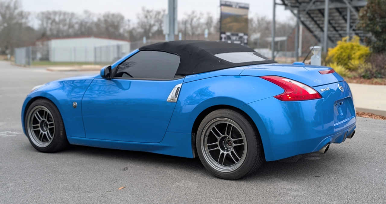 Nissan Z 370Z Touring Roadster 2012