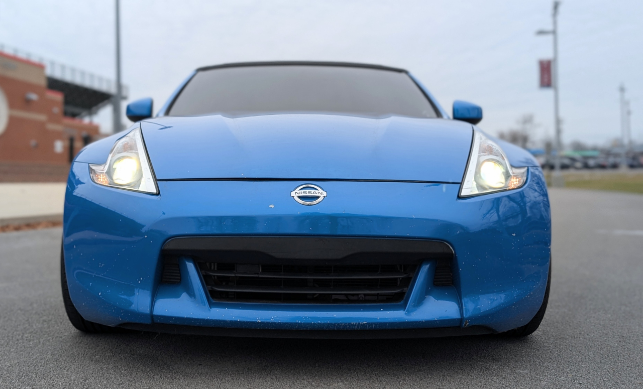 Nissan Z 370Z Touring Roadster 2012