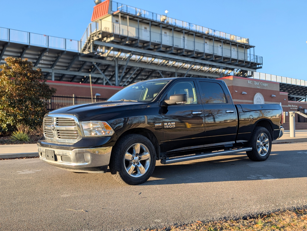 RAM 1500 SLT Crew Cab LWB 2WD 2016