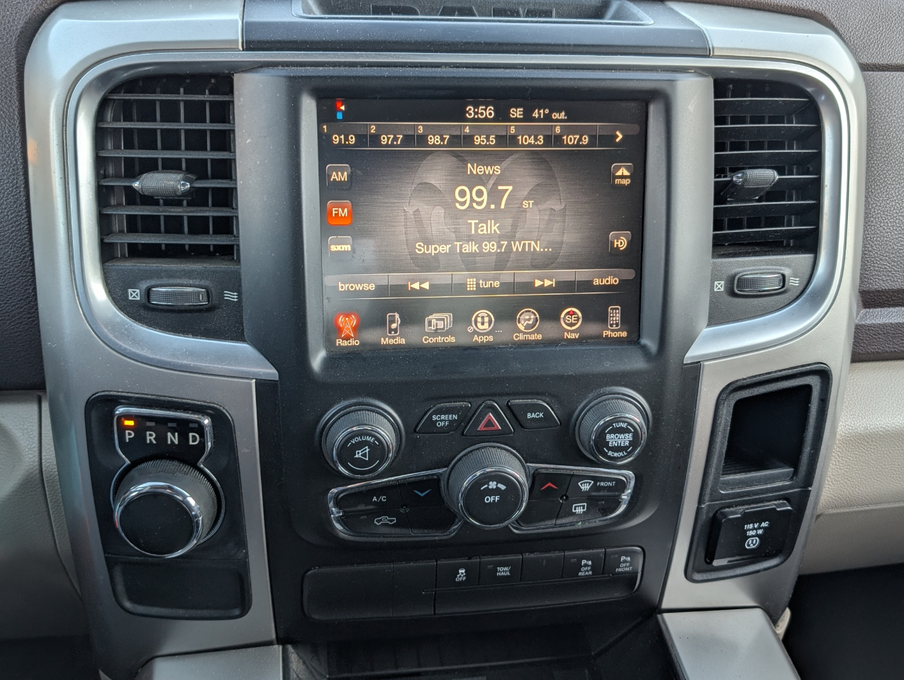 RAM 1500 SLT Crew Cab LWB 2WD 2016