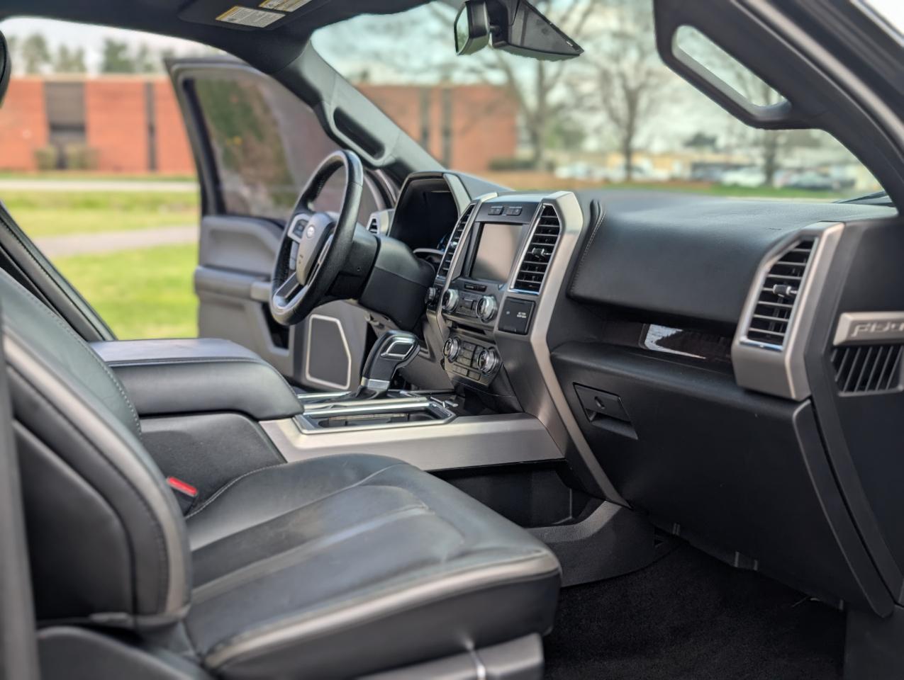 Ford F-150 Platinum SuperCrew 5.5-ft. Bed 4WD 2015