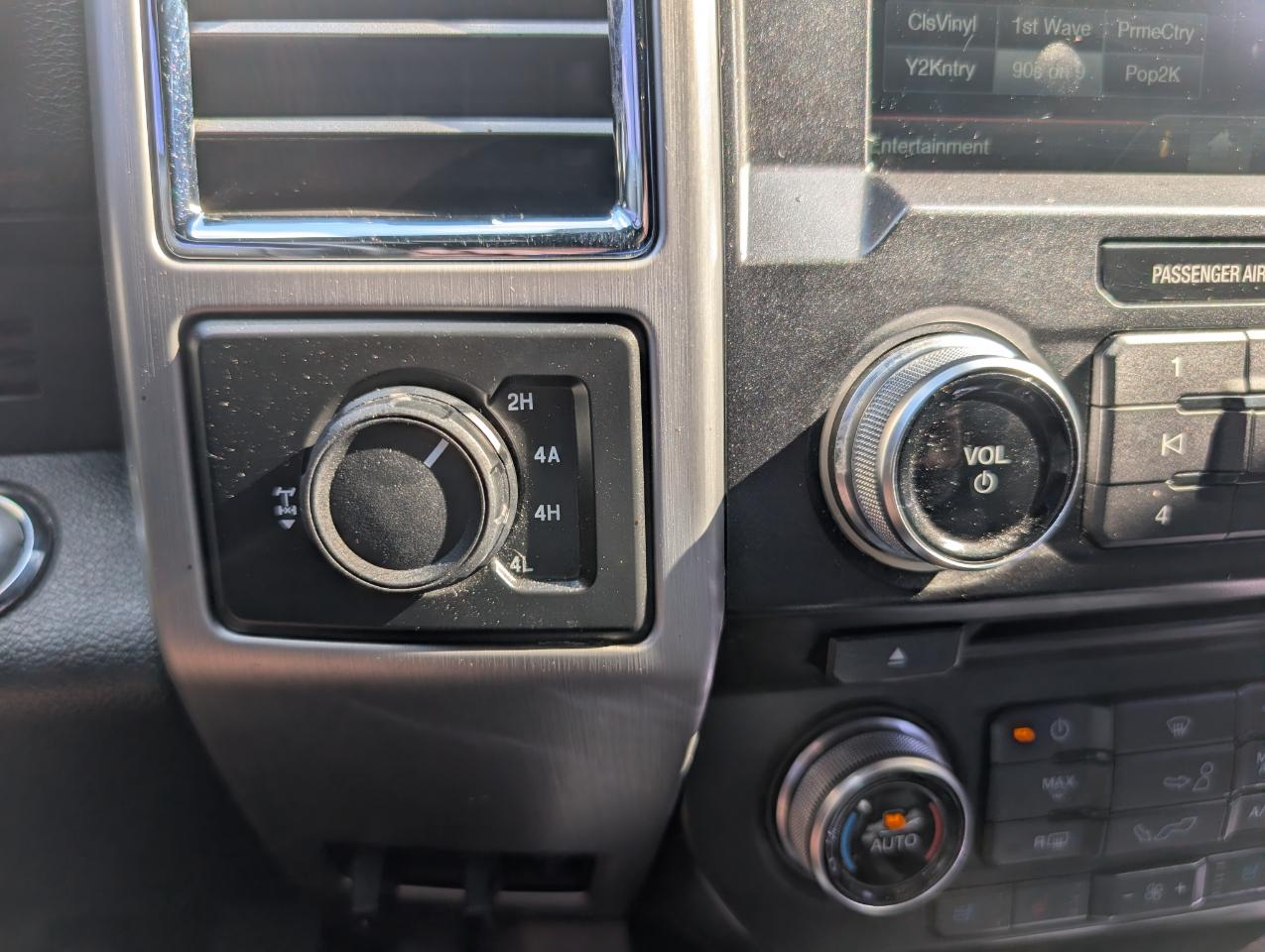 Ford F-150 Platinum SuperCrew 5.5-ft. Bed 4WD 2015