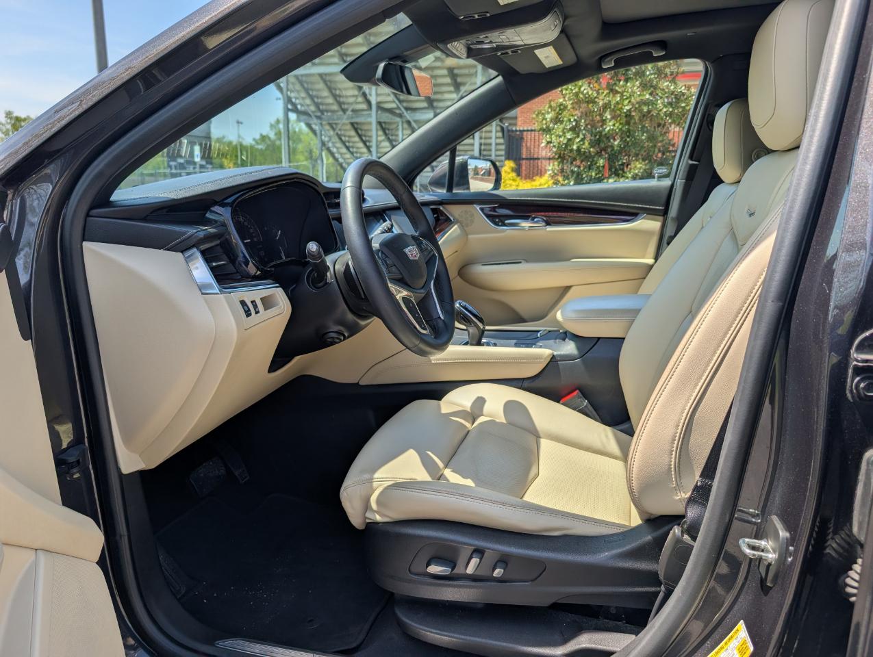 Cadillac XT5 Premium Luxury 4D SUV FWD 2017