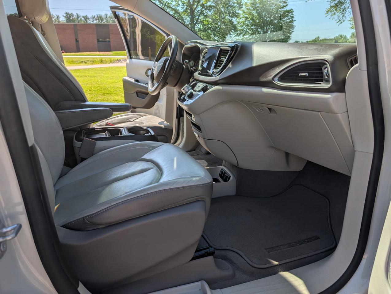 Chrysler Pacifica Touring-L 2017