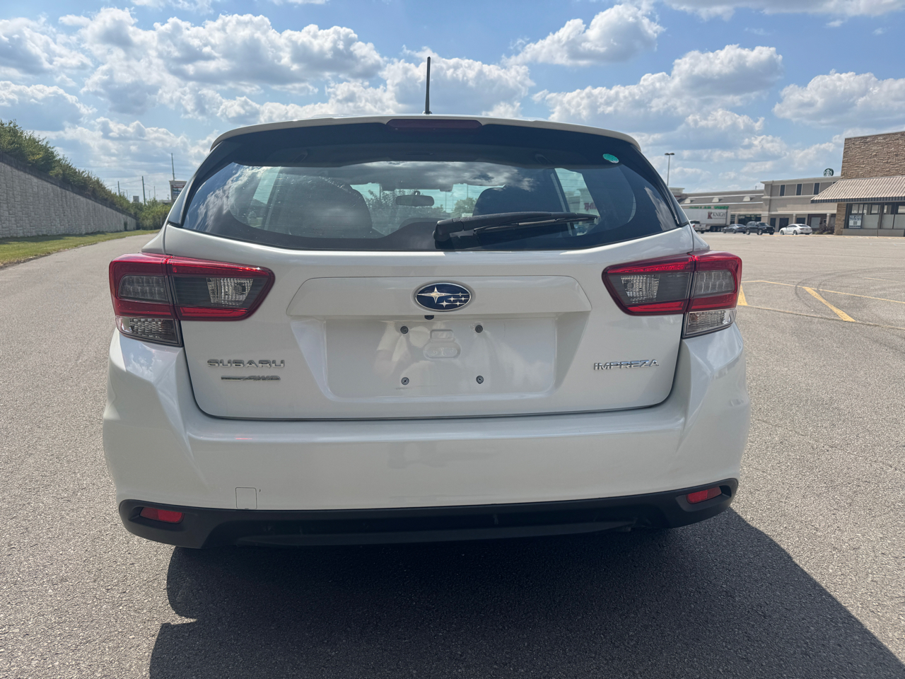 2022 Subaru Impreza Base photo 2