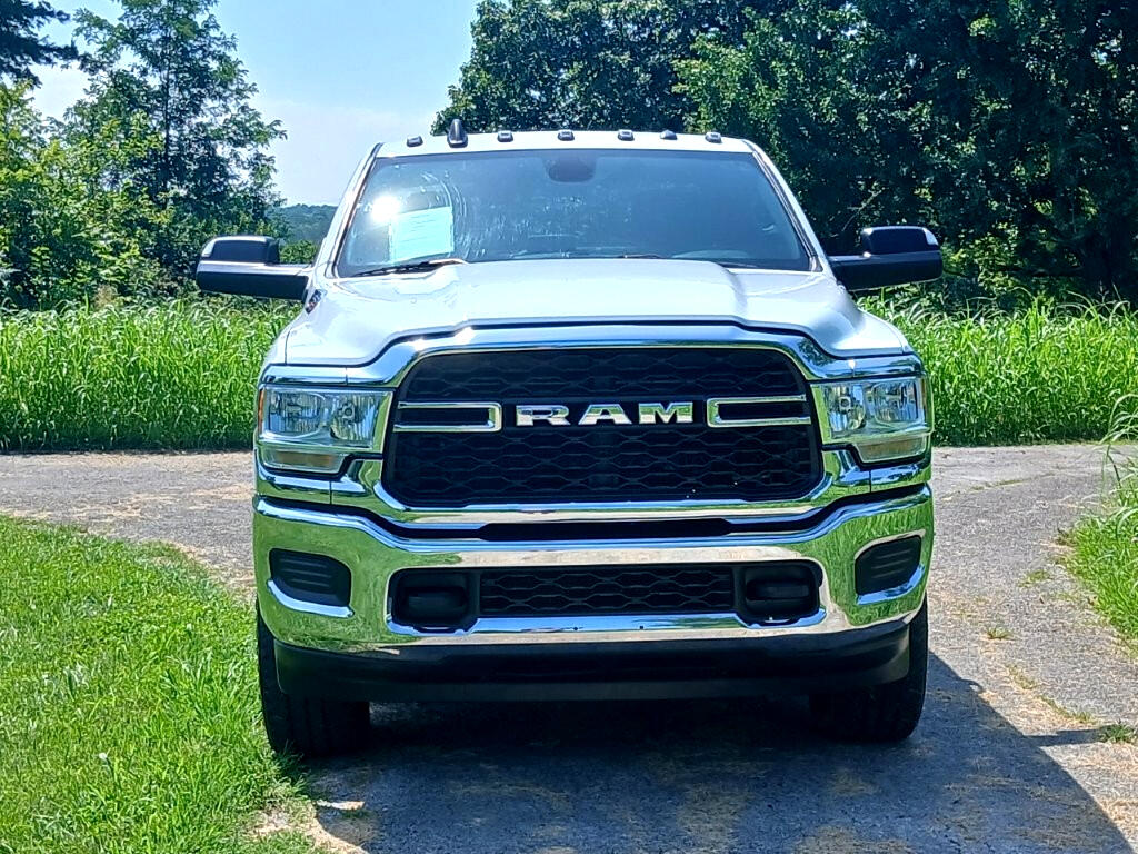 2022 Ram 3500 Tradesman photo 2