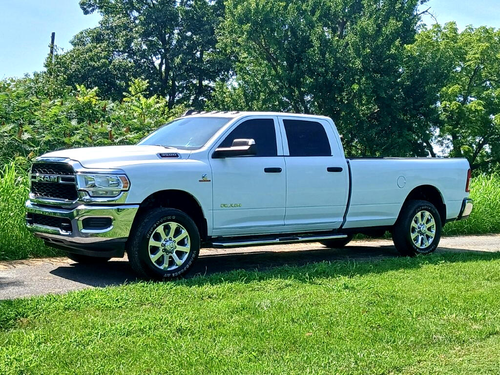 2022 Ram 3500 Tradesman photo 3