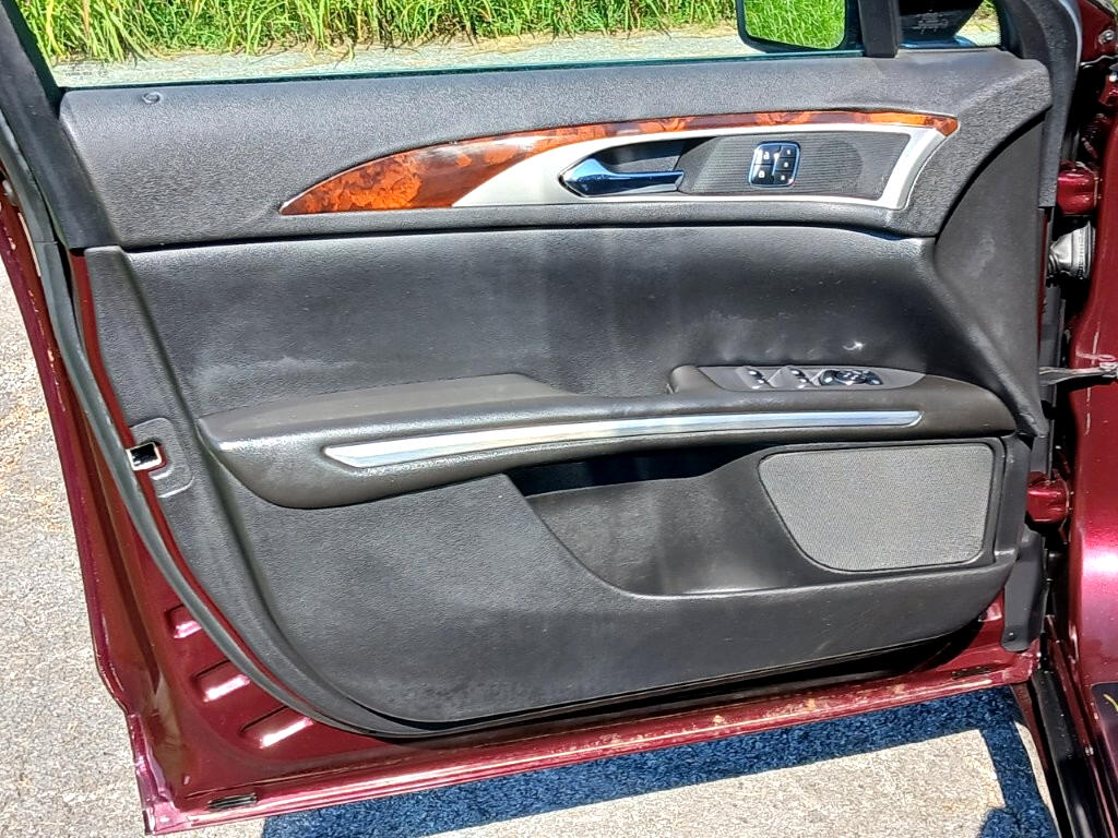 2013 Lincoln MKZ Base photo 10